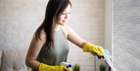 cum sa curatati roletele de interior